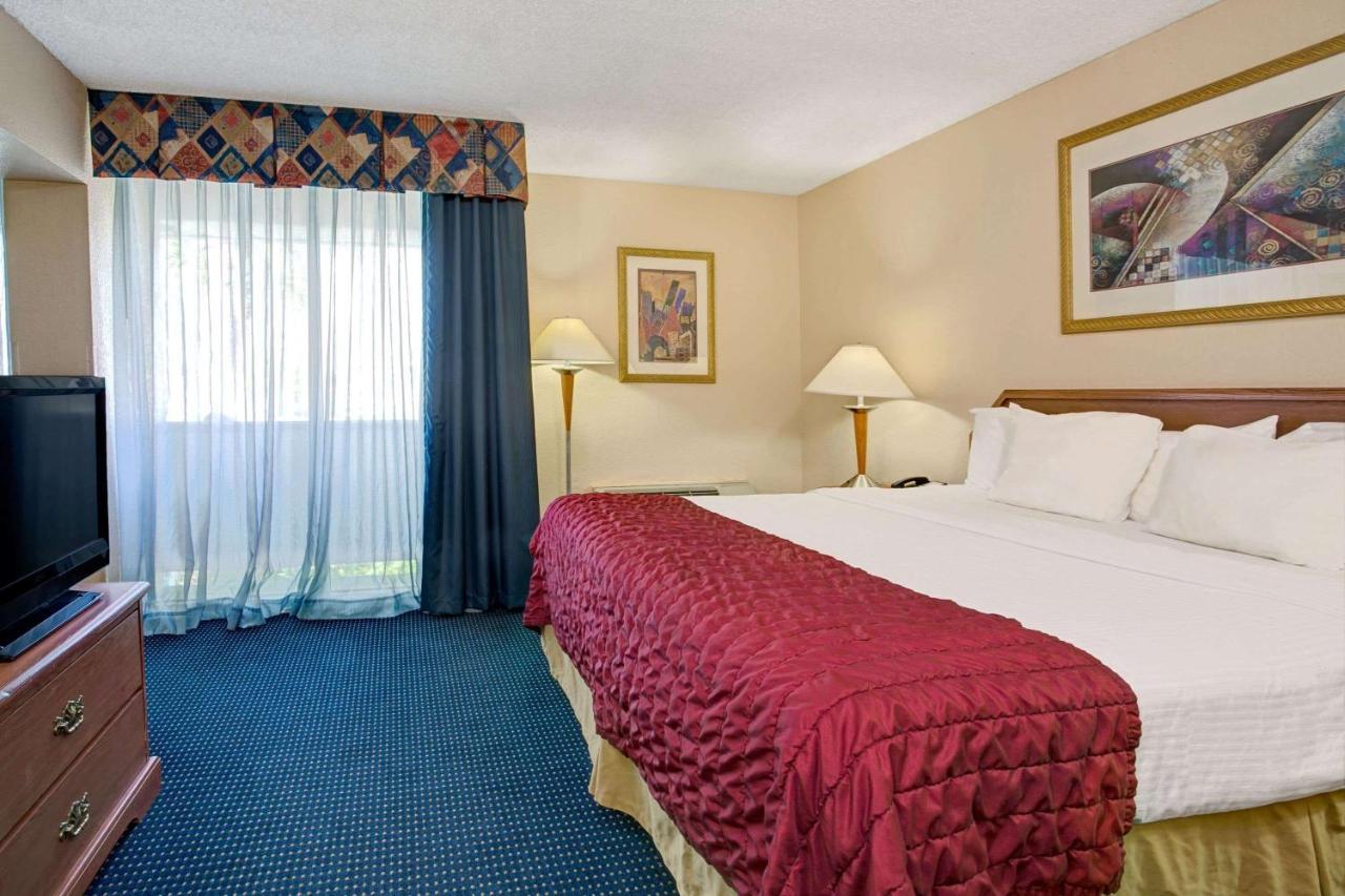 Garnet Inn & Suites Орландо Экстерьер фото